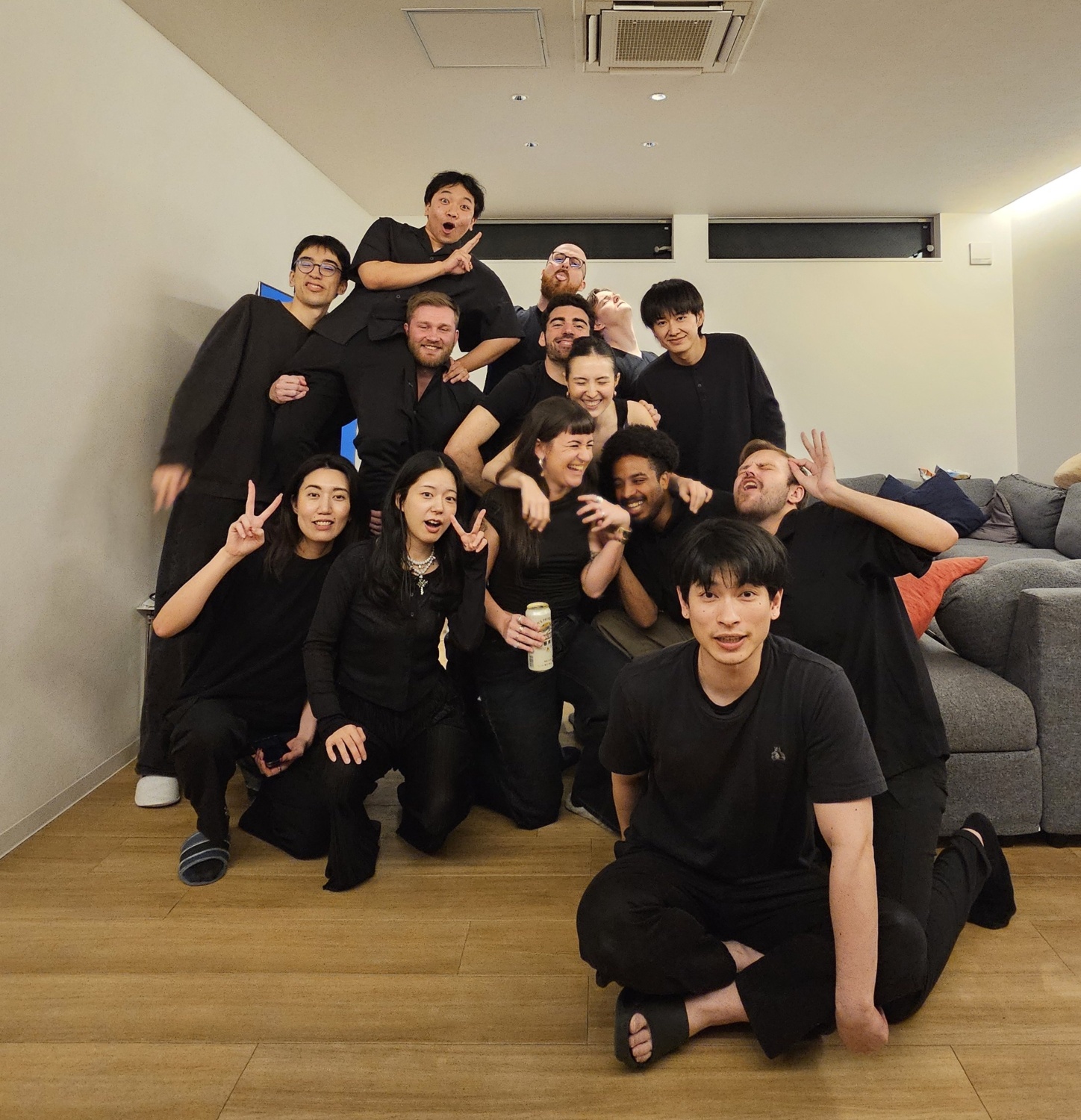 シェアハウスKAE OSAKAの集合写真