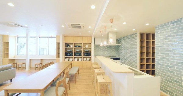 大阪シェアハウスSEN OSAKAのリビング